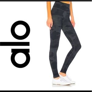ALO Vapor Camouflage Leggings